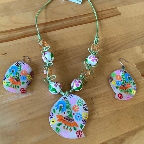 NWT JEWELRY SET NECKLACE/EARRINGS HAND PAINTED MOTHER OF PEARL​ - Picture 1 of 10